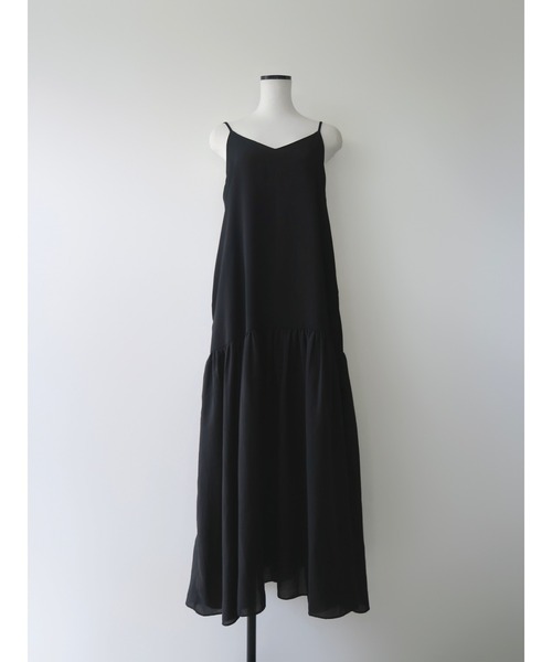 NOWNS(ナウンス)の「Nadine | Tiered cami dress(ワンピース・レディース・アイボリー/ブラック・FREE)」の5枚目の写真