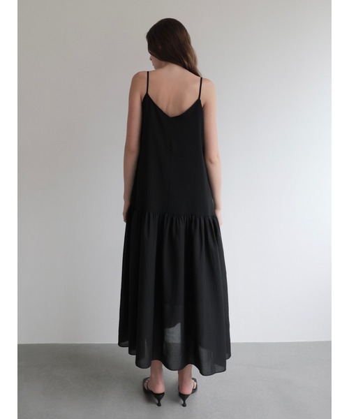 NOWNS(ナウンス)の「Nadine | Tiered cami dress(ワンピース・レディース・アイボリー/ブラック・FREE)」の12枚目の写真
