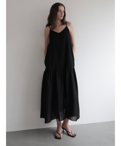 NOWNS(ナウンス)の「Nadine | Tiered cami dress(ワンピース・レディース・アイボリー/ブラック・FREE)」の17枚目の写真