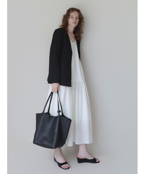 NOWNS(ナウンス)の「Nadine | Tiered cami dress(ワンピース・レディース・アイボリー/ブラック・FREE)」の15枚目の写真
