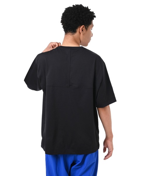 NEW BALANCE(ニューバランス)の「ファンクショナルリラックスドフィットショートスリーブTシャツ(Tシャツ/カットソー・メンズ・ダークグリーン/ブラック・XX-LARGE/X-LARGE/LARGE/MEDIUM/SMALL)」の13枚目の写真
