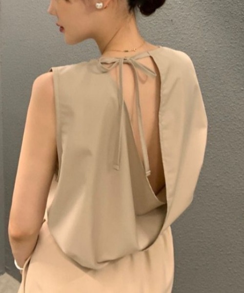 LUCPY(ラクピー)の「バックリボンノースリーブブラウス きれいめ フェミニン トップス(その他トップス・レディース・ブラック/ベージュ/ホワイト・FREE)」の4枚目の写真