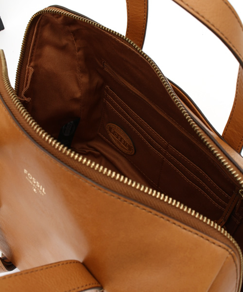 FOSSIL(フォッシル)の「SYDNEY ZB5486(3)(ショルダーバッグ・レディース・キャメル/ブラック/ワインレッド/ブラウン/ミント/レッド・FREE)」の10枚目の写真