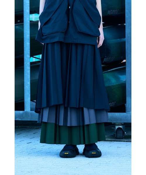 nagonstans(ナゴンスタンス)の「pleats skirt(スカート・レディース・ダークグレー/ダークカーキ/ダークネイビー・MEDIUM/SMALL)」の10枚目の写真