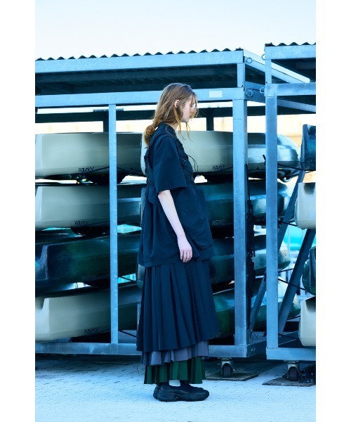 nagonstans(ナゴンスタンス)の「pleats skirt(スカート・レディース・ダークグレー/ダークカーキ/ダークネイビー・MEDIUM/SMALL)」の8枚目の写真