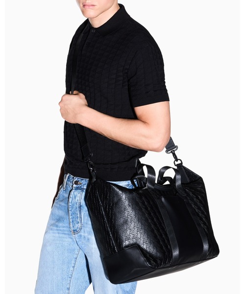 ARMANI EXCHANGE(アルマーニエクスチェンジ)の「【A|X アルマーニ エクスチェンジ】<オンライン限定>オールオーバーロゴ ダッフルバッグ/ボストンバッグ(ボストンバッグ・メンズ・ブラック・FREE)」の6枚目の写真