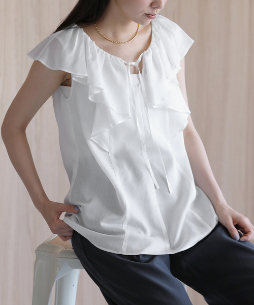 La TOTALITE(ラトータリテ)の「【洗える】フリルスキッパーブラウス(シャツ/ブラウス・レディース・ネイビー/ピンク系その他/ホワイト・FREE)」の1枚目の写真