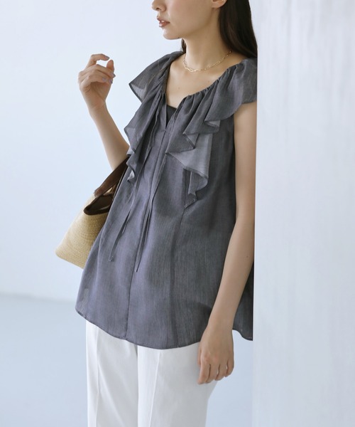 La TOTALITE(ラトータリテ)の「【洗える】フリルスキッパーブラウス(シャツ/ブラウス・レディース・ネイビー/ピンク系その他/ホワイト・FREE)」の2枚目の写真