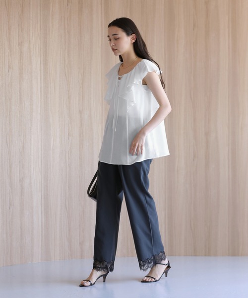 La TOTALITE(ラトータリテ)の「【洗える】フリルスキッパーブラウス(シャツ/ブラウス・レディース・ネイビー/ピンク系その他/ホワイト・FREE)」の5枚目の写真