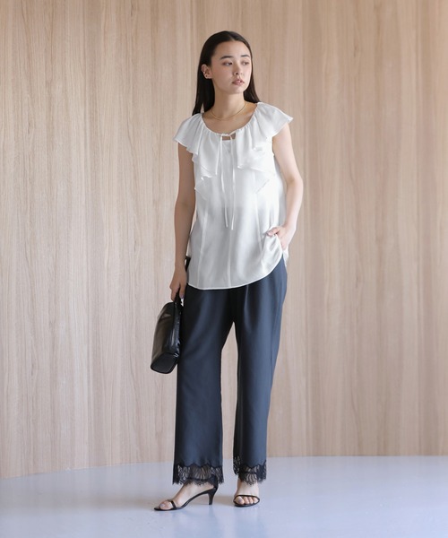 La TOTALITE(ラトータリテ)の「【洗える】フリルスキッパーブラウス(シャツ/ブラウス・レディース・ネイビー/ピンク系その他/ホワイト・FREE)」の4枚目の写真