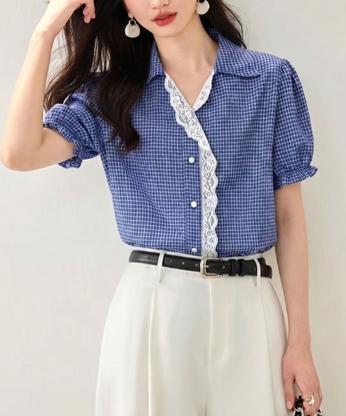 LUCPY（ラクピー）の「ギンガムチェックレースブラウス（シャツ/ブラウス・レディース・ブルー・X-LARGE/LARGE/MEDIUM）」の2枚目の写真