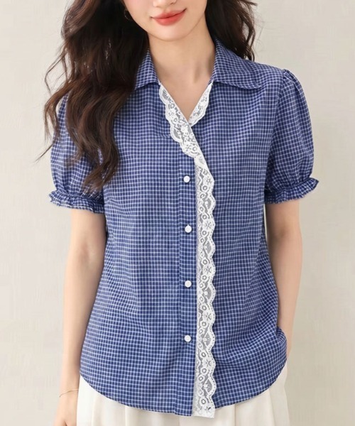 LUCPY（ラクピー）の「ギンガムチェックレースブラウス（シャツ/ブラウス・レディース・ブルー・X-LARGE/LARGE/MEDIUM）」の4枚目の写真