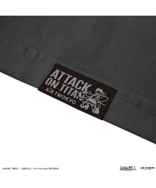 AIR TWOKYO(エアトゥーキョー)の「TVアニメ『進撃の巨人』 シーンイラストTシャツ 3(本物の敬礼)(Tシャツ/カットソー・レディース・スミクロ・X-LARGE/SMALL/LARGE/MEDIUM/XX-LARGE)」の6枚目の写真