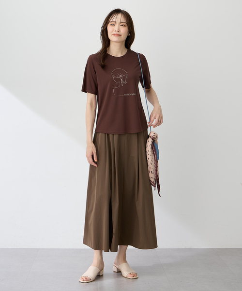 A/C DESIGN BY ALPHA CUBIC(エーシーデザインバイアルファキュービック)の「モチーフプリントTシャツ【ひやツヤ・UVカット・接触冷感・大きいサイズあり】(Tシャツ/カットソー・レディース・ライトグレー/ブラウン・M/L/LL/3L)」の7枚目の写真