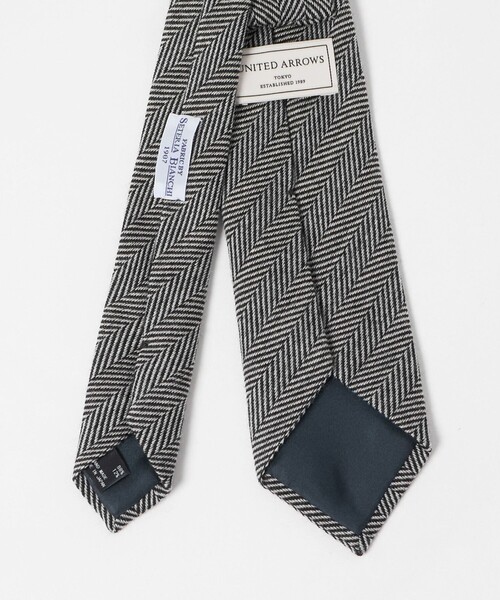 UNITED ARROWS(ユナイテッドアローズ)の「BIANCHI ヘリンボーン ネクタイ(ネクタイ・メンズ・グレー系・FREE)」の3枚目の写真