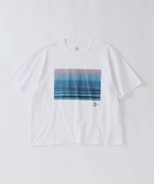 EDIFICE(エディフィス)の「《追加》THOMAS LODIN(トーマス ロディン) 別注 フォト プリント Tシャツ(Tシャツ/カットソー・メンズ・オレンジ/ブルー/ブラック系その他/ブラック/ベージュ・LARGE/MEDIUM)」の5枚目の写真