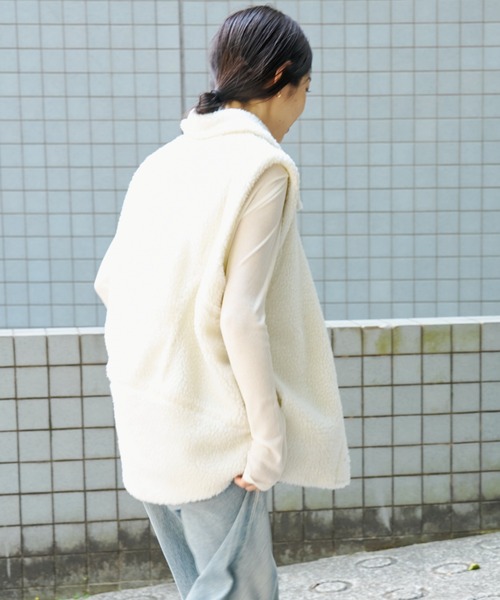 MIESROHE(ミースロエ)の「【洗える】ワイドカラーボアベスト(その他アウター・レディース・チャコールグレー/ホワイト・1/0)」の9枚目の写真
