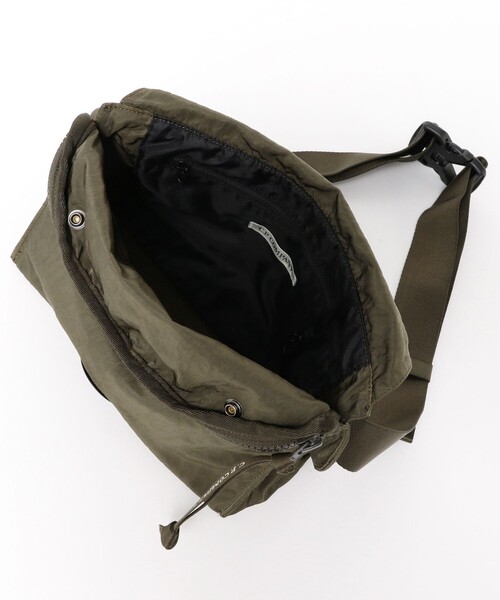C.P. COMPANY(シーピーカンパニー)の「C.P. Company / Nylon B Lens Zipped Waist Bag(ボディバッグ/ウエストポーチ・メンズ・グリーン・ONE SIZE)」の7枚目の写真