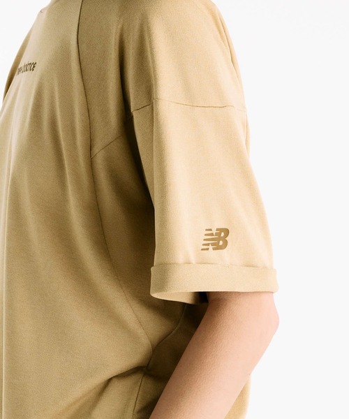 NEW BALANCE(ニューバランス)の「New Balance ニューバランス NBロゴTシャツ(Tシャツ/カットソー・レディース・ダークグレー/ブラウン/スモークピンク・S/XL/L/M)」の7枚目の写真