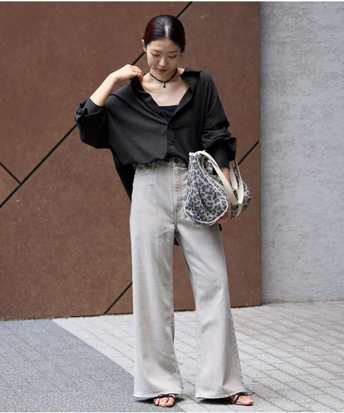 IENA(イエナ)の「《手洗い可能》コットンローンオーバーサイズシャツ(シャツ/ブラウス・レディース・ベージュ/ホワイト/ブラック・FREE)」の4枚目の写真