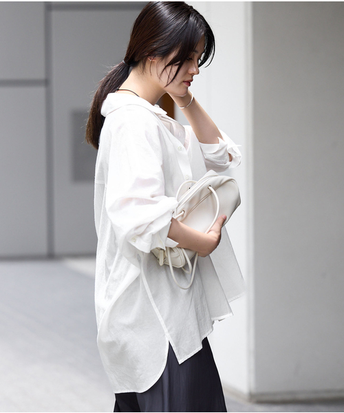 IENA(イエナ)の「《手洗い可能》コットンローンオーバーサイズシャツ(シャツ/ブラウス・レディース・ベージュ/ホワイト/ブラック・FREE)」の20枚目の写真