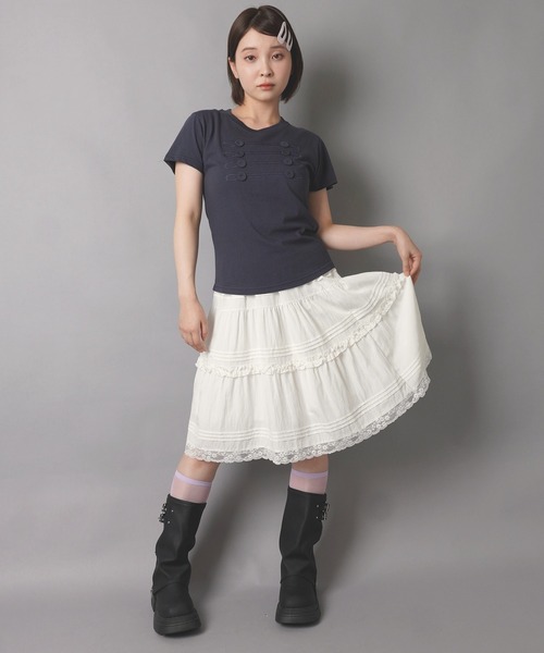 SPINNS（スピンズ）の「ティアードミディアムスカート2/韓国ガーリー（スカート・レディース・ホワイト・ONESIZE）」の5枚目の写真