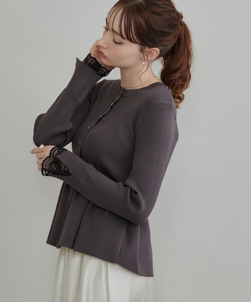 couture brooch(クチュールブローチ)の「【上品見えの袖レース】ペプラム カーディガン(カーディガン/ボレロ・レディース・ピンク系/アイボリー/ブラウン系その他/ワインレッド・36/42/38/40)」の19枚目の写真