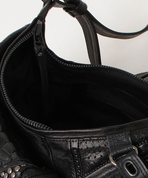 KMRii(ケムリ)の「KMRii/ケムリ/KB-Shoulder Scarface 02(ショルダーバッグ・メンズ・ブラック・F)」の4枚目の写真