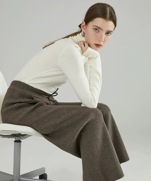 Fano Studios(ファノ ストゥディオズ)の「ベーシック タートルネック トップス FC19S121【Fano Studios】【2026AW】(Tシャツ/カットソー・レディース・ホワイト/ブラック・FREE)」の11枚目の写真