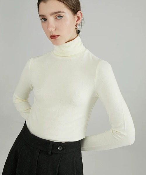 Fano Studios(ファノ ストゥディオズ)の「ベーシック タートルネック トップス FC19S121【Fano Studios】【2026AW】(Tシャツ/カットソー・レディース・ホワイト/ブラック・FREE)」の4枚目の写真
