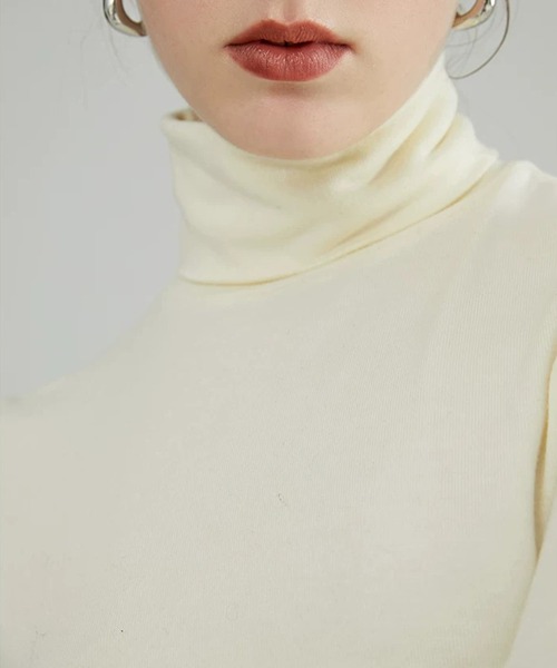 Fano Studios(ファノ ストゥディオズ)の「ベーシック タートルネック トップス FC19S121【Fano Studios】【2026AW】(Tシャツ/カットソー・レディース・ホワイト/ブラック・FREE)」の8枚目の写真