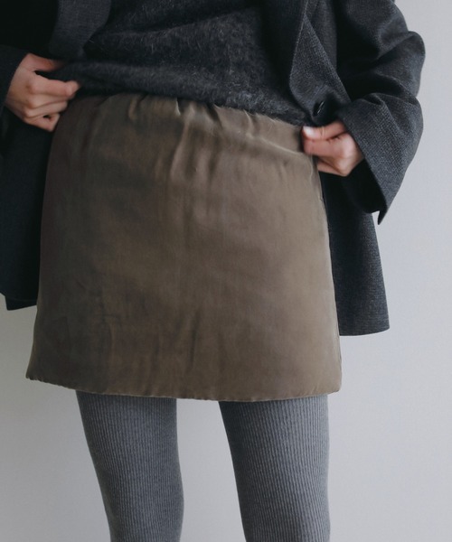 anuke(アンヌーク)の「Padding Mini Skirt(スカート・レディース・ブラック/ブラウン・36inch/38inch)」の2枚目の写真