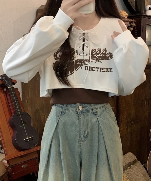 Lips(リップス)の「スピンドルデザインがアクセント!レイヤードコーデが楽しめるロゴプリントショートトップス(Tシャツ/カットソー・レディース・ベージュ/グレー/ブラック/ホワイト・FREE)」の7枚目の写真