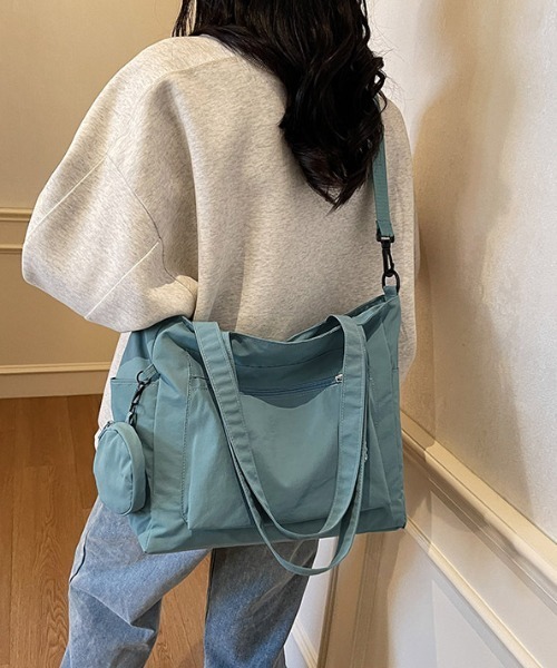 Alum'（アルム）の「ミニポーチ付き 2WAYナイロントートバッグ（トートバッグ・レディース・カーキ/オレンジ/ブラック/ピンク/ブルー・FREE）」の8枚目の写真