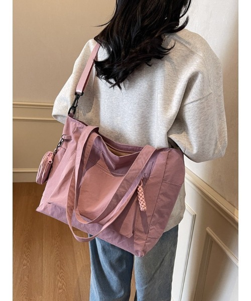 Alum'（アルム）の「ミニポーチ付き 2WAYナイロントートバッグ（トートバッグ・レディース・カーキ/オレンジ/ブラック/ピンク/ブルー・FREE）」の11枚目の写真