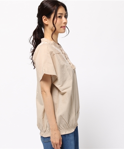 Live in comfort（リブインコンフォート）の「リブ　イン　コンフォート　コットン素材が心地よい華やか刺しゅうの大人プルオーバー　　（シャツ/ブラウス・レディース・ベージュ/キャメル/ネイビー・LARGE/X-LARGE/XX-LARGE/MEDIUM/SMALL）」の10枚目の写真