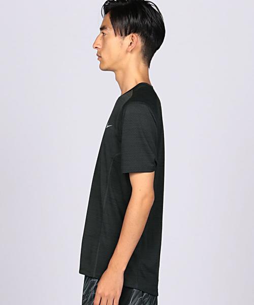 NIKE（ナイキ）の「NIKE（ナイキ） DRI-FIT クールマイラーS/S トップ（Tシャツ/カットソー・メンズ・ブラック・SMALL/X-LARGE/MEDIUM/LARGE）」の10枚目の写真