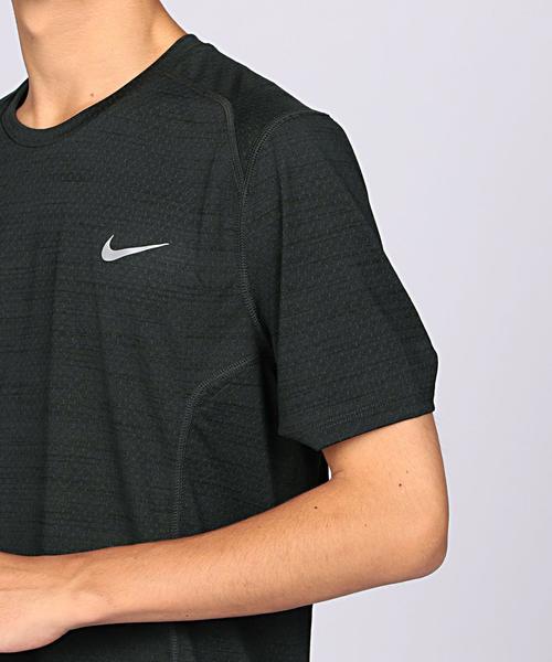 NIKE（ナイキ）の「NIKE（ナイキ） DRI-FIT クールマイラーS/S トップ（Tシャツ/カットソー・メンズ・ブラック・SMALL/X-LARGE/MEDIUM/LARGE）」の4枚目の写真