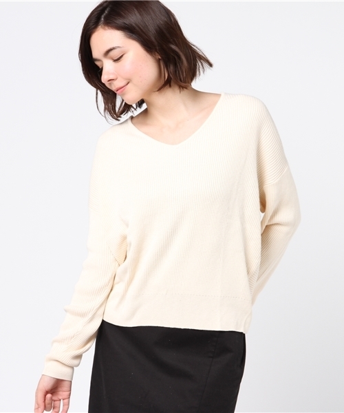 archives（アルシーヴ）の「BACKねじりVネックプルオーバー（ニット/セーター・レディース・イエロー/オフホワイト/グレー/レッド・MEDIUM）」の2枚目の写真