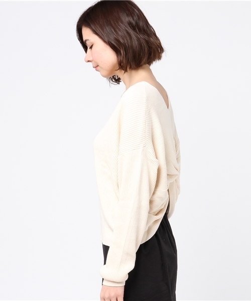 archives（アルシーヴ）の「BACKねじりVネックプルオーバー（ニット/セーター・レディース・イエロー/オフホワイト/グレー/レッド・MEDIUM）」の6枚目の写真