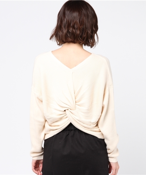 archives（アルシーヴ）の「BACKねじりVネックプルオーバー（ニット/セーター・レディース・イエロー/オフホワイト/グレー/レッド・MEDIUM）」の7枚目の写真