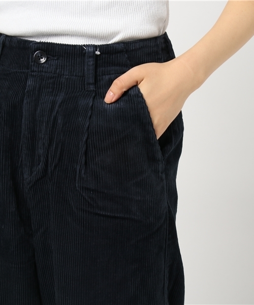 earth music&ecology（アースミュージックアンドエコロジー）の「USA COTTON　コーデュロイ パンツ(タックワイド)（その他パンツ・レディース・ピンク/ベージュ/ネイビー・M/S/L）」の12枚目の写真