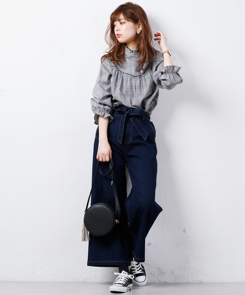 natural couture(ナチュラルクチュール)の「グレンチェック スタンドフリルブラウス(シャツ/ブラウス・レディース・オフホワイト/グレー/ベージュ・FREE)」の4枚目の写真