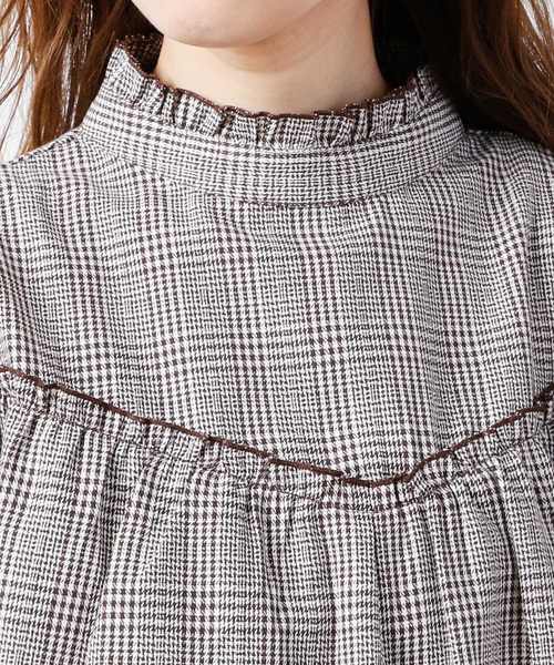 natural couture(ナチュラルクチュール)の「グレンチェック スタンドフリルブラウス(シャツ/ブラウス・レディース・オフホワイト/グレー/ベージュ・FREE)」の18枚目の写真