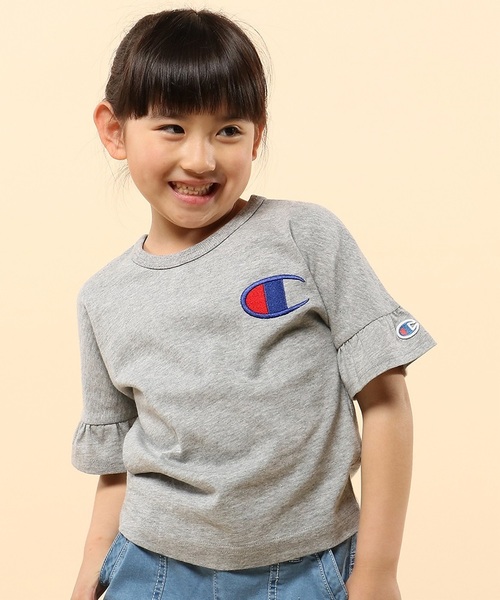 Champion(チャンピオン)の「【Champion】フレアスリーブ刺繍Tシャツ(Tシャツ/カットソー・キッズ・グレー/ピンク/ブラック/ホワイト/ホワイト×ブラック・140/100/120/110/130)」の4枚目の写真