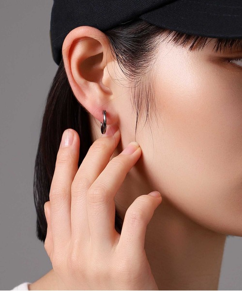 LION HEART（ライオンハート）の「“for Gift”クロッシングピアス（ツイスト）/シルバー925【LION HEART / ライオンハート】（ピアス（片耳用）・メンズ・シルバー系その他3/ブラック系その他3/ブラック系その他2/シルバー系その他2/ブラック系その他/シルバー系その他・L/M/S）」の17枚目の写真