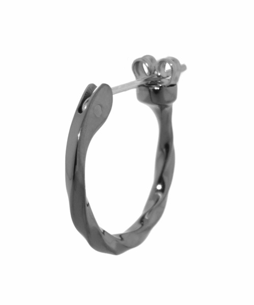LION HEART（ライオンハート）の「“for Gift”クロッシングピアス（ツイスト）/シルバー925【LION HEART / ライオンハート】（ピアス（片耳用）・メンズ・シルバー系その他3/ブラック系その他3/ブラック系その他2/シルバー系その他2/ブラック系その他/シルバー系その他・L/M/S）」の11枚目の写真