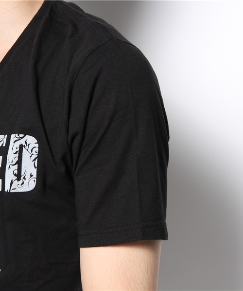 CUSTOM CULTURE(カスタムカルチャー)の「プリントTEE DRESSED PUNK(Tシャツ/カットソー・メンズ・サックスブルー/ライトピンク/クリーム/ブラック×ホワイト/ホワイト×ブラック/ホワイト×ピンク/ブラック×ブルー・2/3)」の12枚目の写真