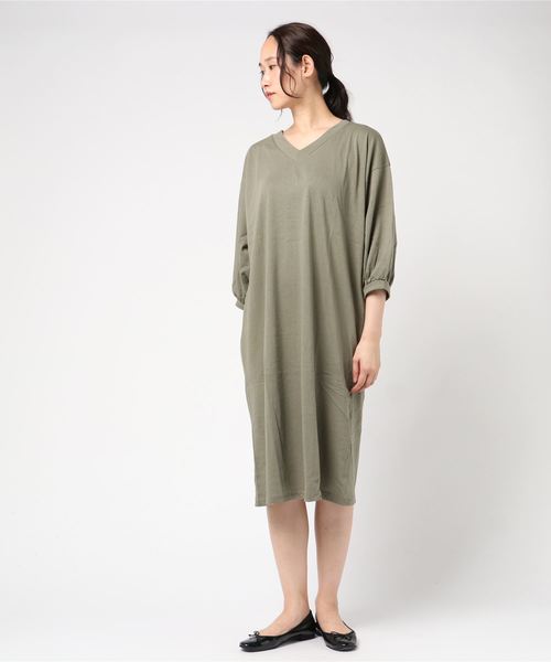 KOBE LETTUCE（コウベレタス）の「ボリュームスリーブVネックカットソーワンピース＊レディース/ロング丈[E1925]神戸レタス（ワンピース・レディース・ブラック/グレー/カーキ・FREE）」の6枚目の写真