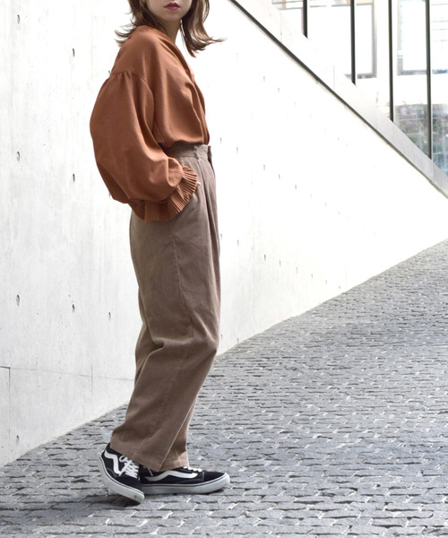 w closet(ダブルクローゼット)の「タック入りペグトップフルレングスパンツ_(その他パンツ・レディース・アイボリー/モカ/ラベンダー・FREE)」の16枚目の写真